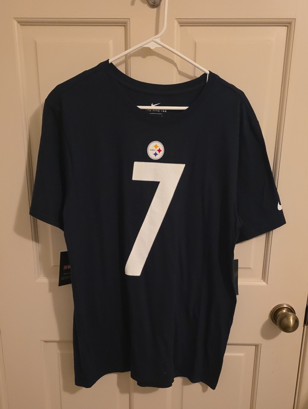 Nike Navy Blue Football Tee with White Number 7